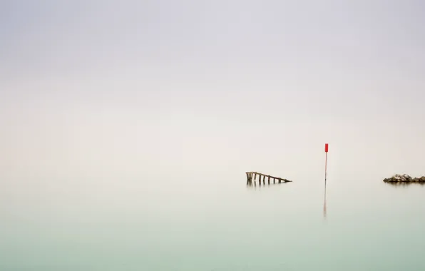 Sea, sign, minimalism