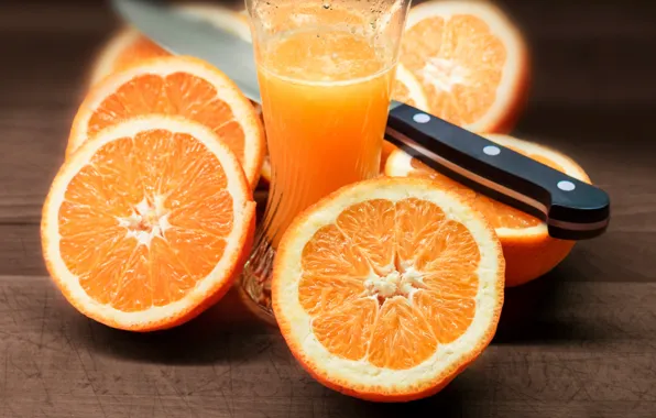 Oranges, juice, knife