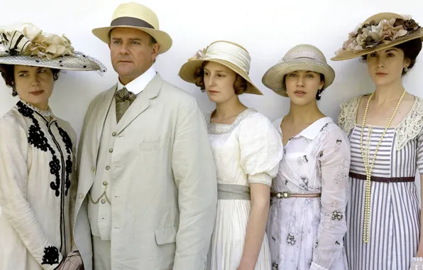 Picture the series, actors, characters, Downton Abbey, Michelle Dockery, Cora Grantham, Robert Crowley, Edith Crawley