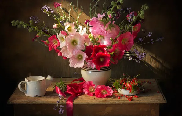 Light, flowers, tape, berries, the dark background, table, bouquet, red