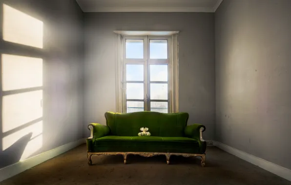 Picture room, sofa, window