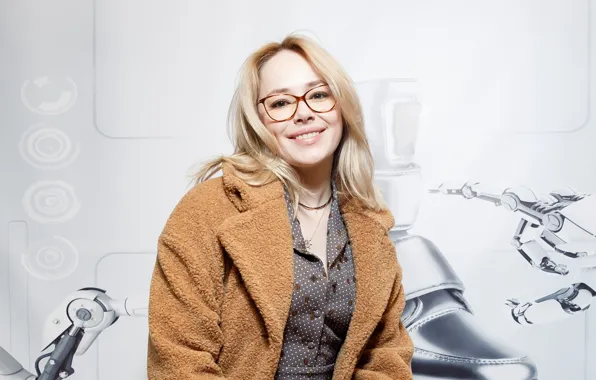 Picture look, pose, smile, makeup, actress, glasses, blonde, hair