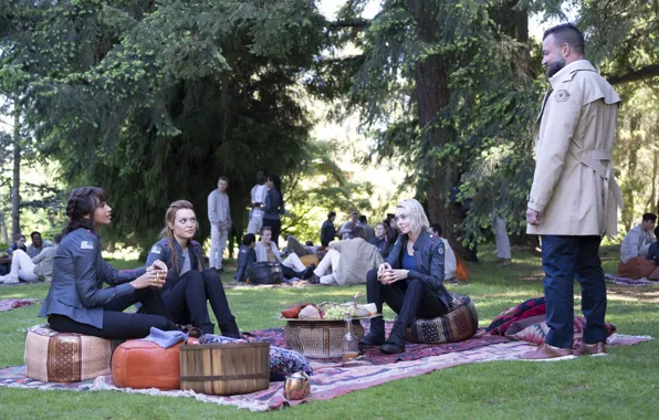 Girls, Soldiers, Holiday, Stay, Witches, Picnic, On the grass, Abigail Bellweather