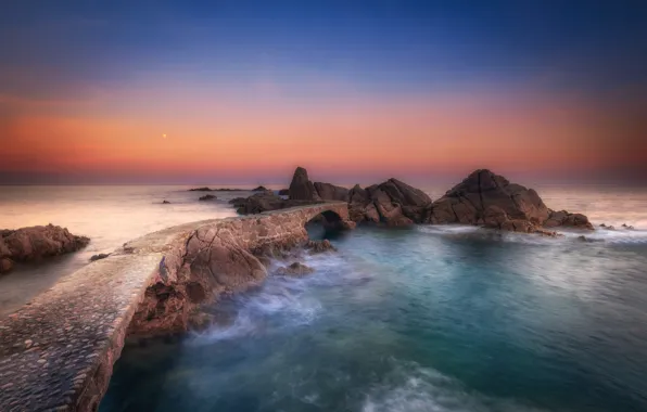 Sea, the sky, stones, rocks, pierce