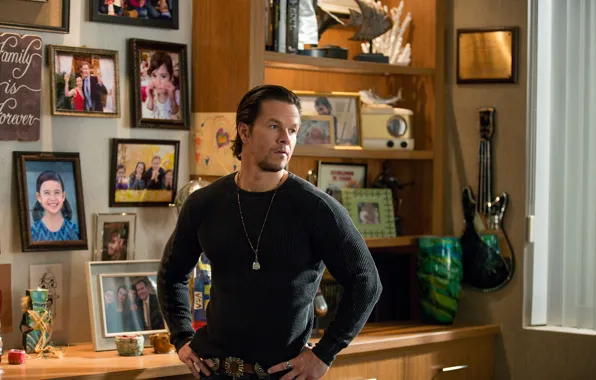 Room, New year, photos, dad, Mark Wahlberg, Comedy, Mark Wahlberg, Daddy's Home
