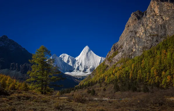 Picture autumn, mountains, China, Yadin