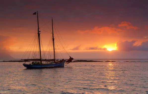 Sea, sunset, yacht