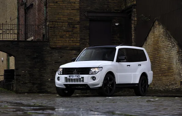 pajero sport white wallpaper