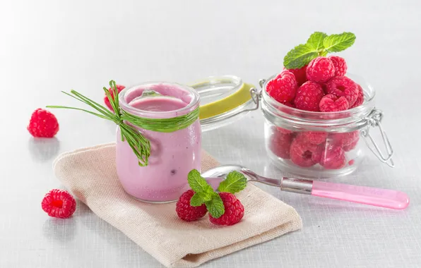 Picture raspberry, spoon, mint, napkin, yogurt