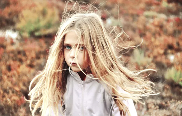 Look, children, the wind, girl