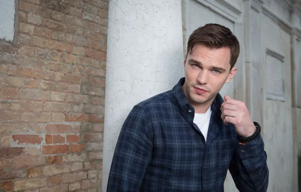 Wall, portrait, Venice, actor, shirt, photoshoot, Nicholas Hoult, 2015