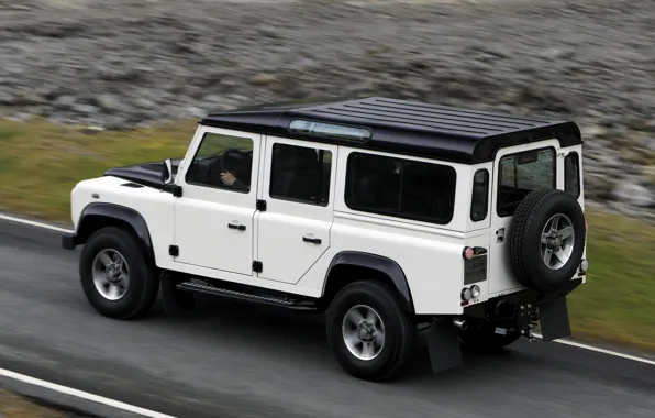 Picture Land Rover, 2009, Defender, Limited Edition, on the road