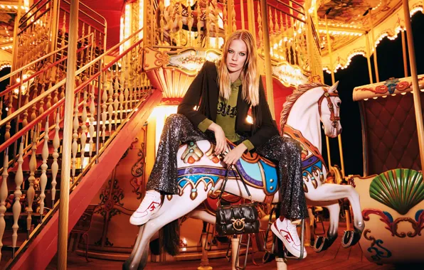 Girl, Fashion, Horse, 2022, Amusement Park, Fall Winter 2021-2022 collection, PINKO Wonderland, Amusement park