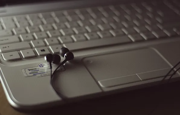 Headphones, keyboard, laptop