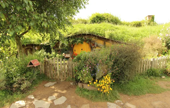 Summer, flowers, the hobbit, the garden, Hobbit