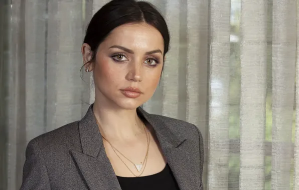 Look, makeup, actress, curtains, hair, Ana de Armas, Ana de Armas