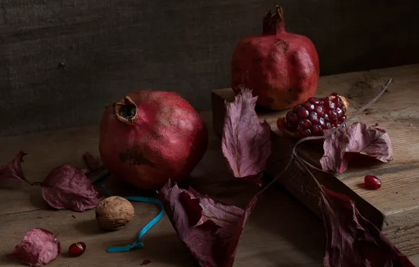 Leaves, Board, walnut, fruit, still life, grenades, garnet, walnut