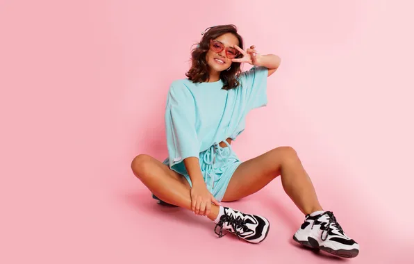 Picture shorts, long hair, woman, young, beautiful, model, sneakers, tank top