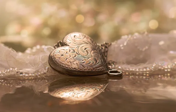 Picture reflection, heart, pendant