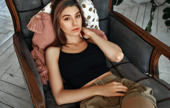 Look, pose, model, shorts, portrait, pillow, makeup, Mike