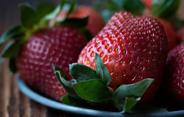 Macro, close-up, berries, background, food, strawberry, plate, wooden