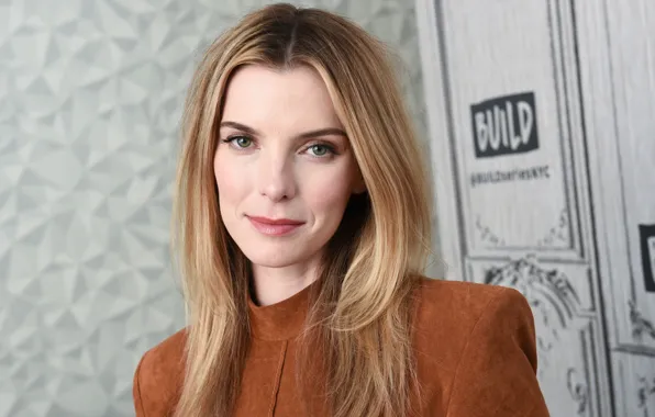 Picture look, smile, makeup, actress, hair, Betty Gilpin, Betty Gilpin