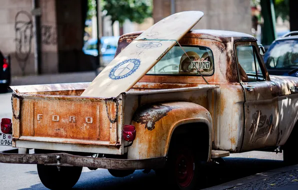 Picture rust, car, surfboard