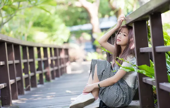 Picture girl, bridge, Asian