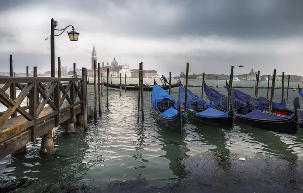 The city, gondola, Venecia