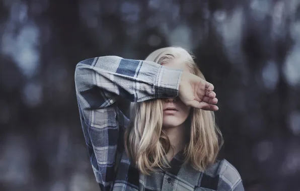 Picture girl, shirt, gesture, bokeh, blinded