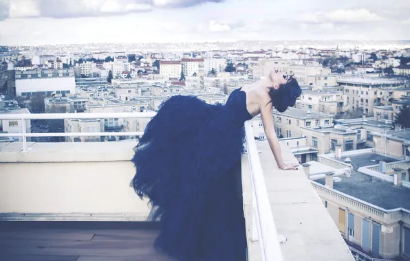 Picture roof, the sky, girl, the city, building, home, dress