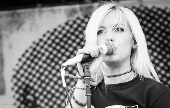 Girl, Wallpaper, Eyes, Blonde, Photo, Concert, Jenna Mcdougall On, Tonight Alive