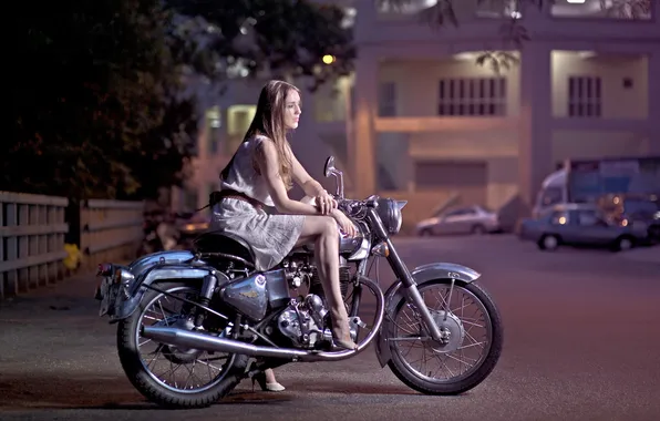 Look, girl, motorcycle