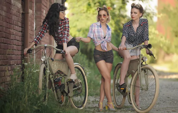 Pose, mood, shorts, figure, bikes, girlfriend, three girls, George Gradinaru