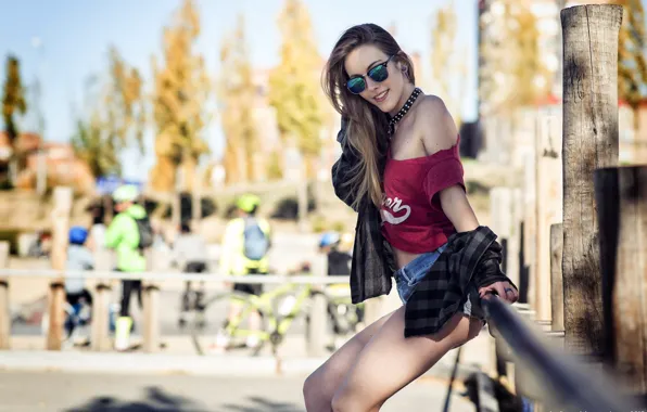 Picture the sun, sexy, pose, smile, street, model, shorts, makeup