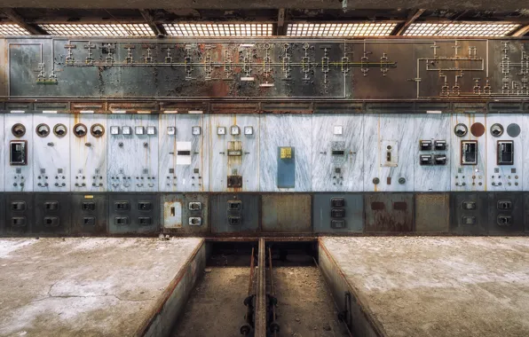 Abandoned, control room, controls