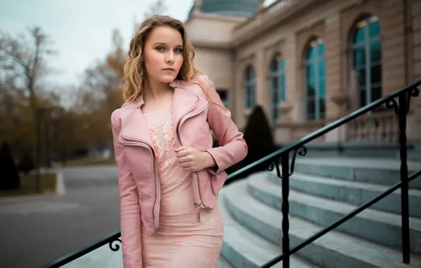 Picture sponge, the beauty, in pink, curls, PINK LADY