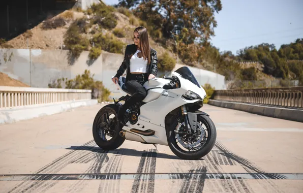 Picture Girl, Ducati, 1199, Panifale