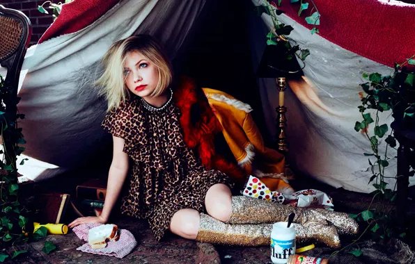 Breakfast, photoshoot, Tavi Gevinson, Lula magazine, crackers