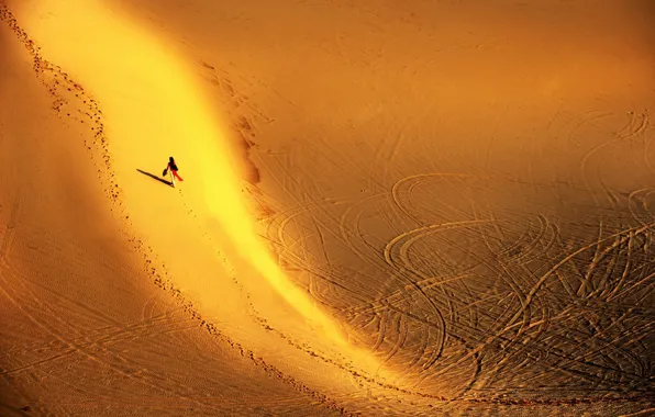 Picture sand, girl, traces