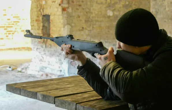 Weapons, shooting, male