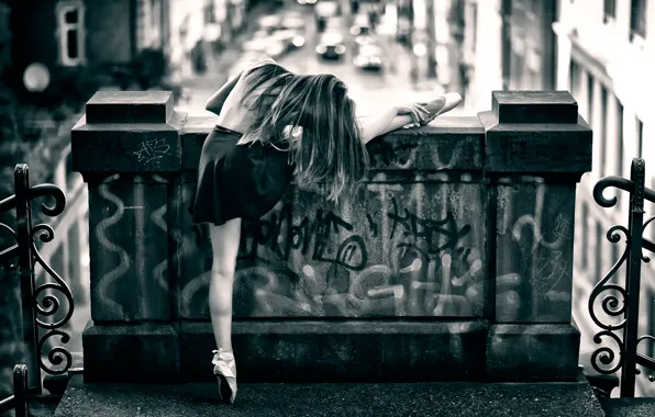 Picture street, dance, ballerina, Pointe shoes, street ballet