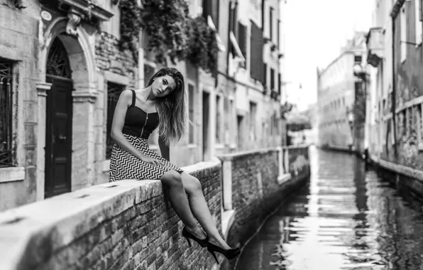 Picture girl, pose, black and white, Venice, channel, promenade, monochrome, Marco Squassina