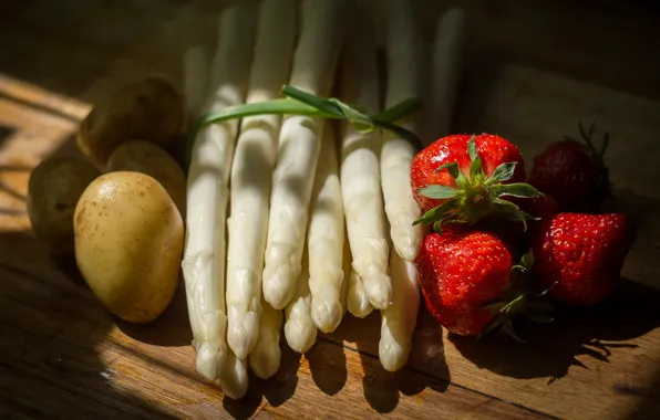 Berries, table, strawberry, potatoes, asparagus