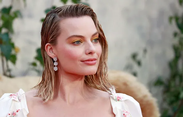 Look, makeup, actress, blonde, decoration, earring, look, blonde