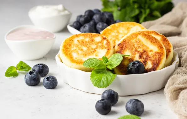 Picture berries, sour cream, cheesecakes, seatrac