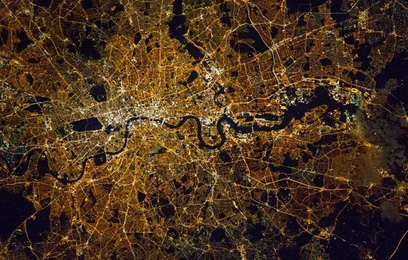 Picture the city, England, London, photo NASA, taken from the ISS