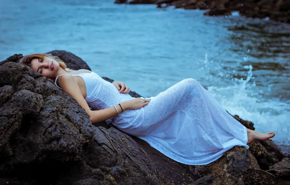 Picture relax, fatigue, barefoot, barefoot, boulders, seashore, beautiful woman, coast