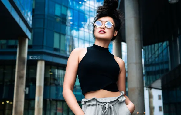 Picture pose, background, model, building, portrait, makeup, brunette, glasses