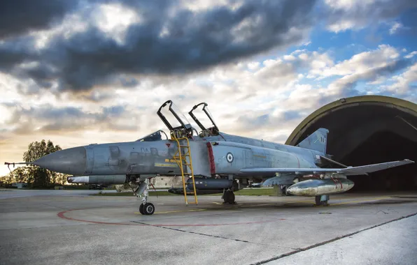 Fighter, the airfield, Phantom II